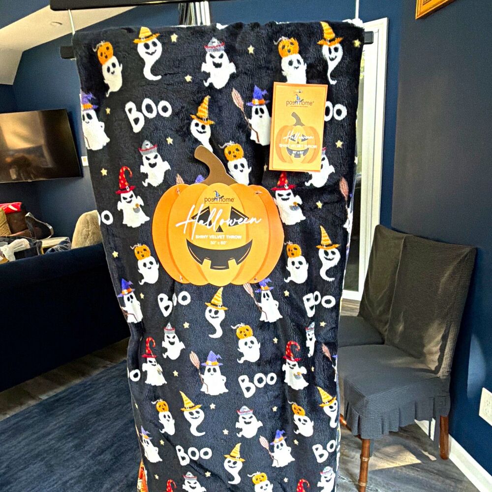 poshhome Shiny Velvet Throw Blanket 50" x 60" Halloween Ghost "Boo" Black